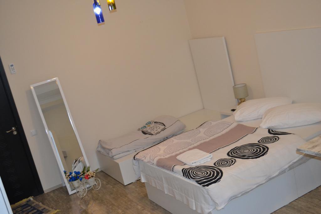 Family Apartment In Avlabari Tbilissi Extérieur photo