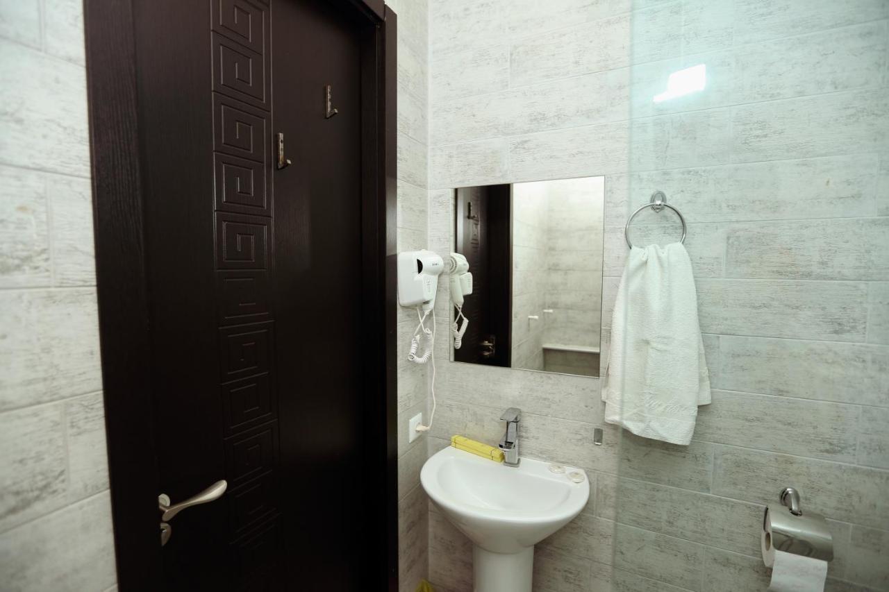 Family Apartment In Avlabari Tbilissi Extérieur photo